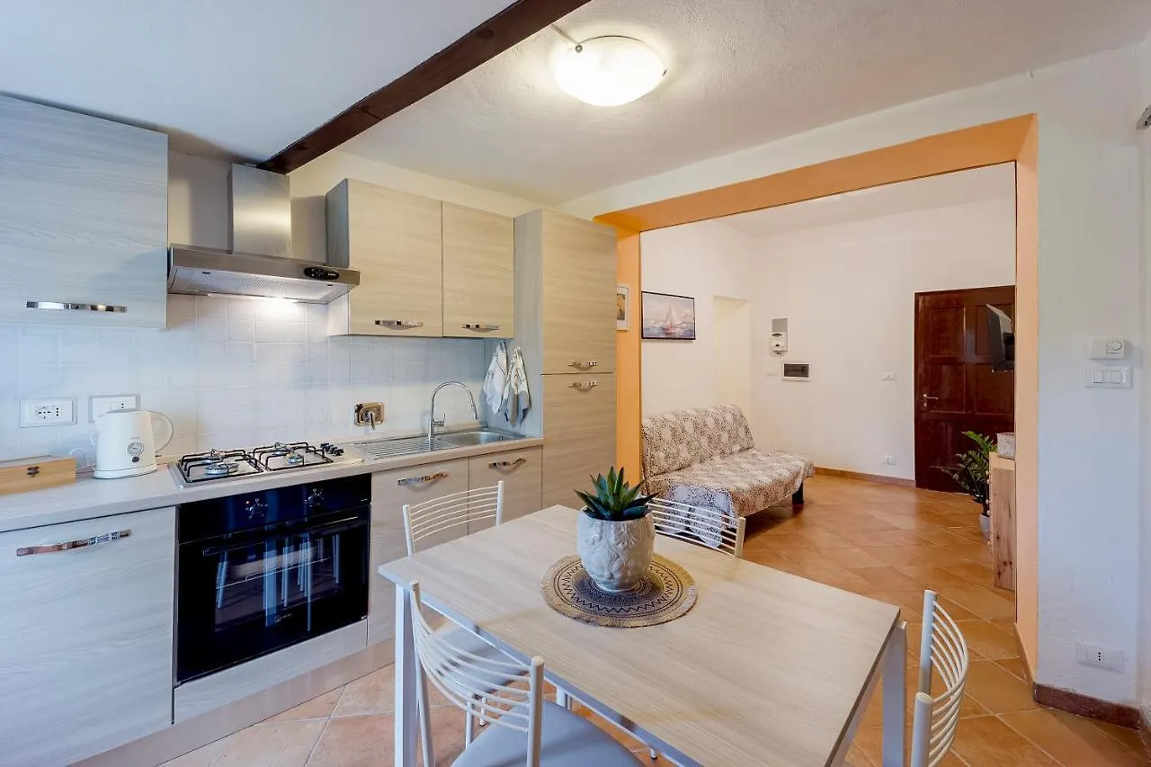10 Minuti Dal Mare⋆⋆⋆⋆⋆ Borgo Storico Ligure Apartamento Lingueglietta 0*,  Italia